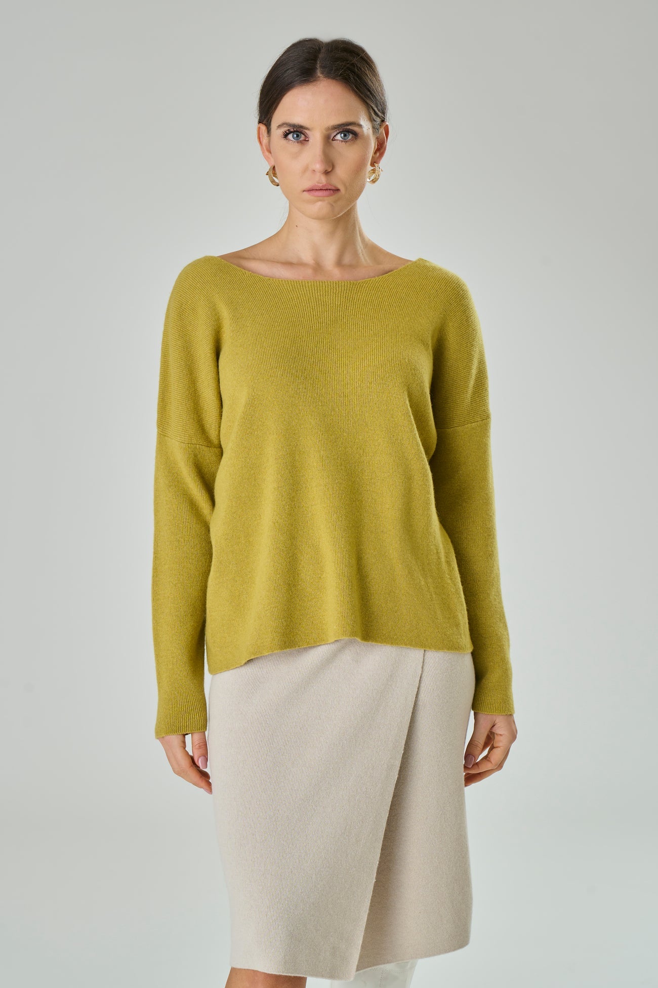 Maglia in misto Cashmere con incrocio sul retro - Andrea
