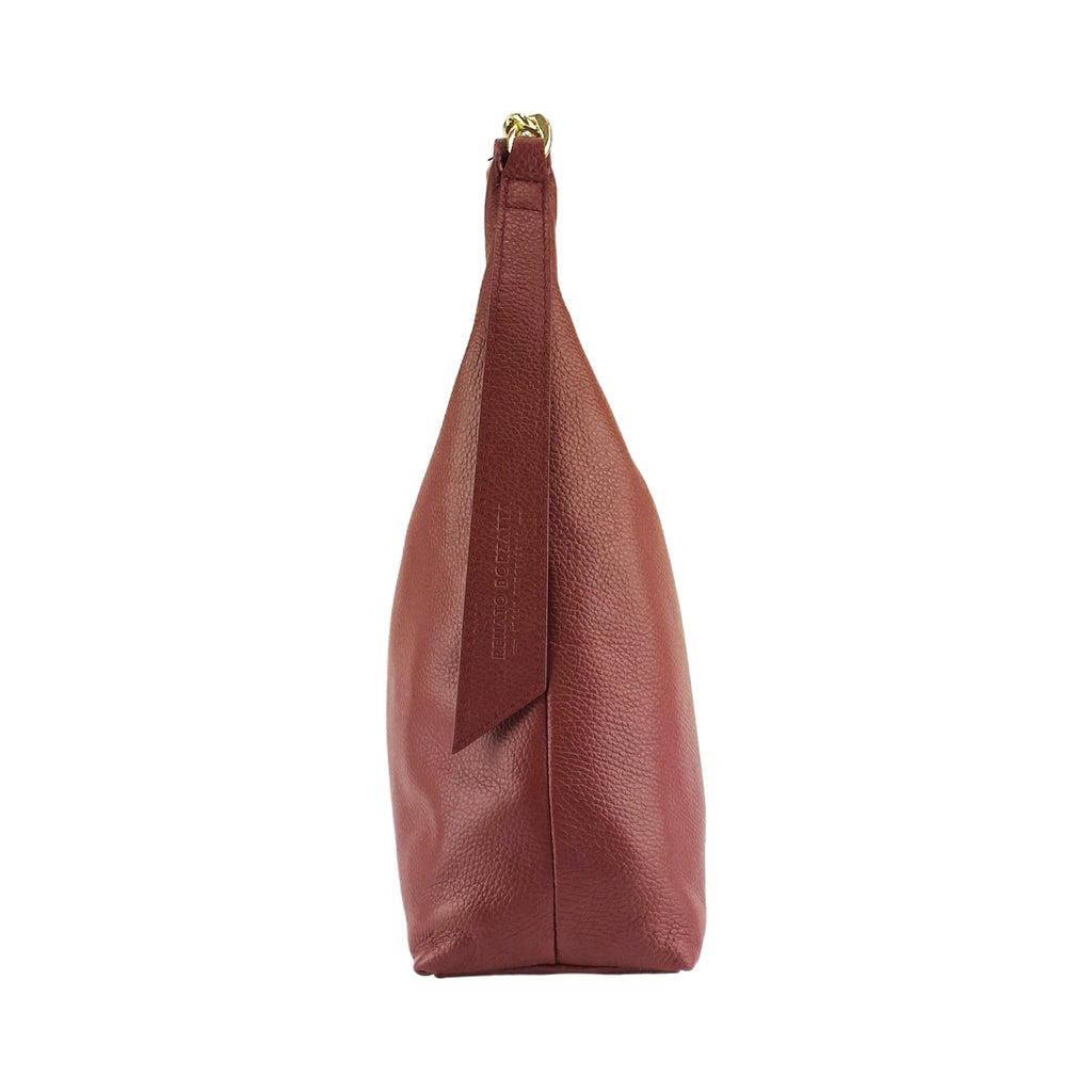 RB1017Q | Women's Soft Shoulder Bag in Genuine Leather Made in Italy with removable shoulder strap. Shiny Gold metal snap hook attachments - Ruby color - Dimensions: cm 36 x 40 x 13