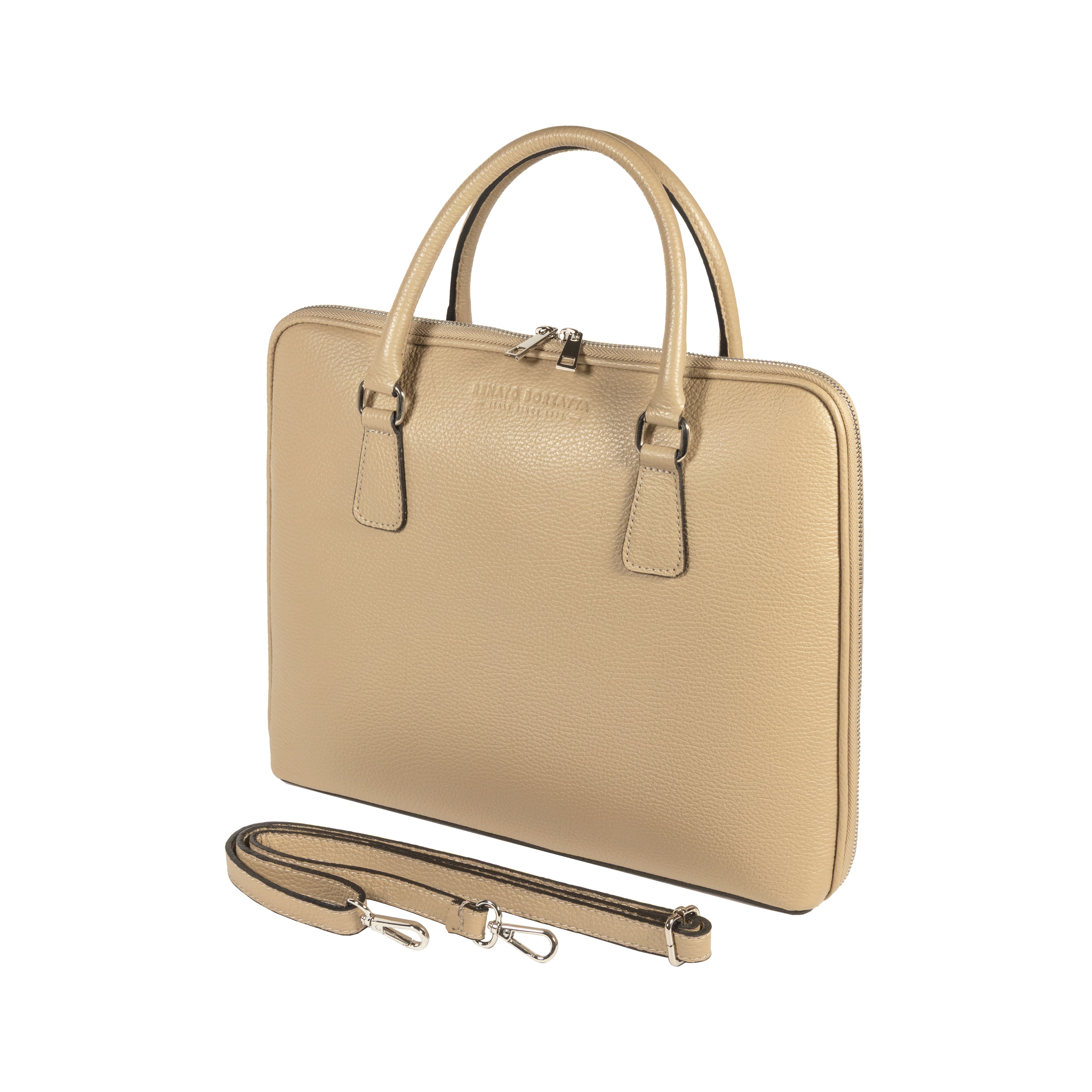 RB1019AQ | Valigetta Business Unisex in Vera Pelle Made in Italy, con tracolla removibile. Attacchi con moschettoni in metallo con finitura nichel lucido.  Colore: Taupe Dimensioni: 37 × 29 × 6,5 cm