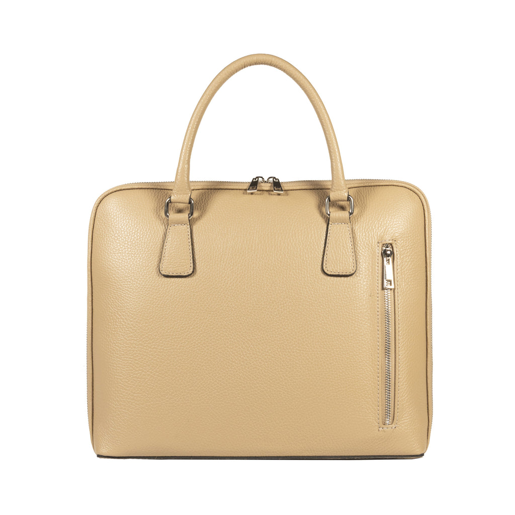 RB1019AQ | Valigetta Business Unisex in Vera Pelle Made in Italy, con tracolla removibile. Attacchi con moschettoni in metallo con finitura nichel lucido.  Colore: Taupe Dimensioni: 37 × 29 × 6,5 cm