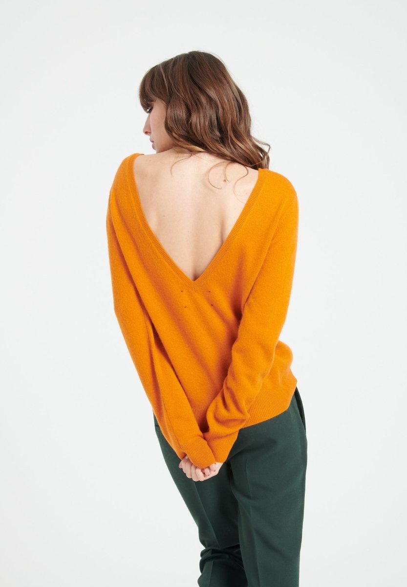 Pull décolleté V dans le dos femme en cachemire orange citrouille - MIA 7-0